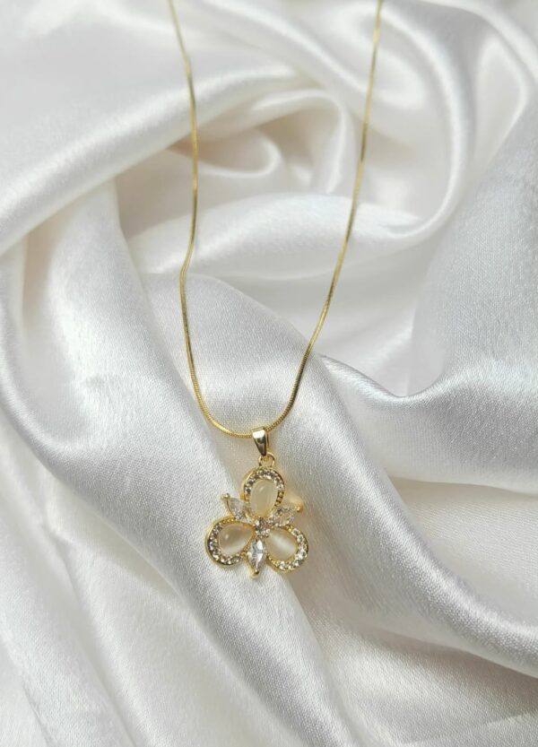Floral Pendant [PN09]