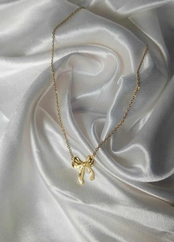 Elegant Bow Necklace