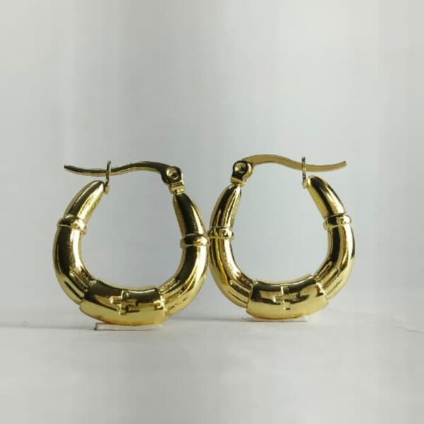 Bold Bamboo-Style Gold Hoop Earrings – Chunky Round Design