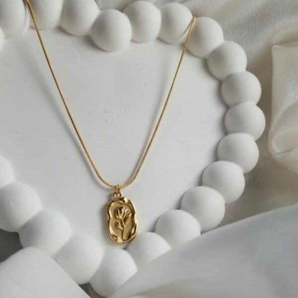 Gold Tulip Medallion Necklace – Minimalist Floral Pendant on Dainty Chain - Image 2