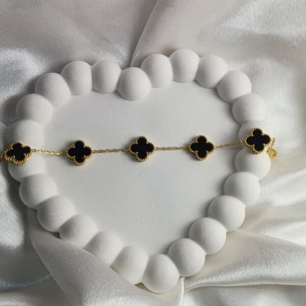 Elegant Black Clover Bracelet – Gold-Plated Lucky Charm Jewelry for Women
