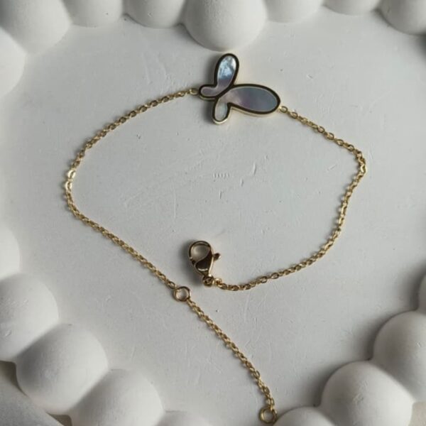 Dainty Gold Butterfly Bracelet – Elegant & Feminine Charm Jewelry