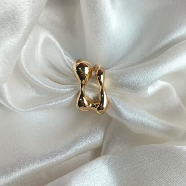 Bold Wave Design Gold Adjustable Ring - Image 2